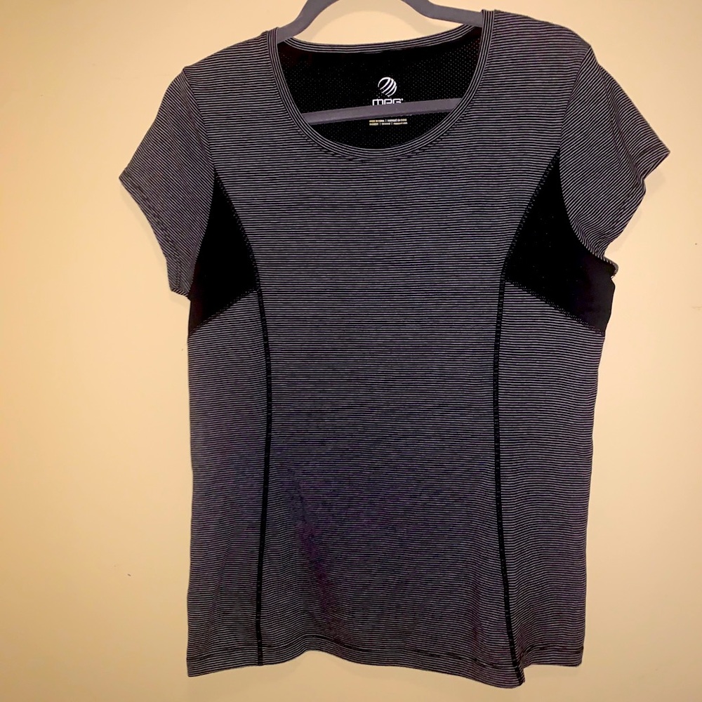 🖤Short Sleeve Striped and Mesh Workout Top🖤